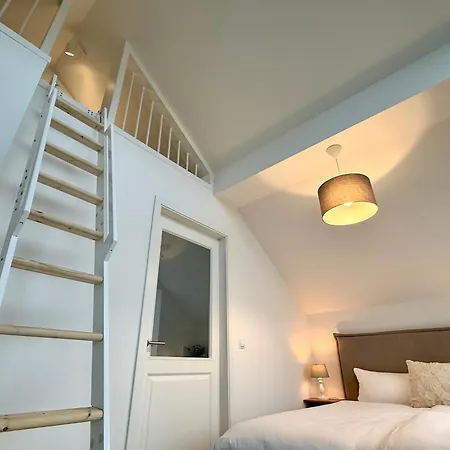 Pierside - Pier 4 Haffkrug